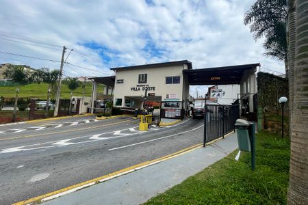 Casa de condomínio para alugar com 225m², 3 quartos e 2 vagas Casa de condomínio para alugar com 225m², 3 quartos e 2 vagasFachada Condomínio