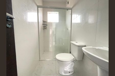 Banheiro de apartamento para alugar com 1 quarto, 35m² em São João do Rio Vermelho, Florianópolis