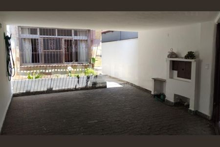 Casa à venda com 157m², 3 quartos e 2 vagas