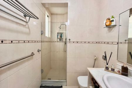 Apartamento à venda com 80m², 2 quartos e 1 vaga Apartamento à venda com 80m², 2 quartos e 1 vagaBanheiro