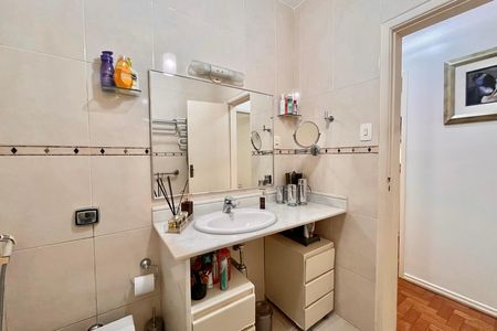 Apartamento à venda com 80m², 2 quartos e 1 vaga Apartamento à venda com 80m², 2 quartos e 1 vagaBanheiro