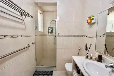 Apartamento à venda com 80m², 2 quartos e 1 vaga Apartamento à venda com 80m², 2 quartos e 1 vagaBanheiro