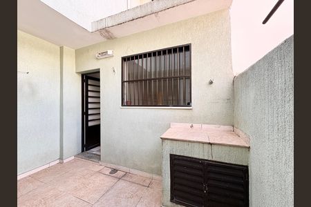 Casa à venda com 150m², 3 quartos e 1 vaga Casa à venda com 150m², 3 quartos e 1 vagaQuintal