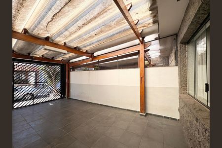 Casa à venda com 150m², 3 quartos e 1 vaga Casa à venda com 150m², 3 quartos e 1 vagaGaragem
