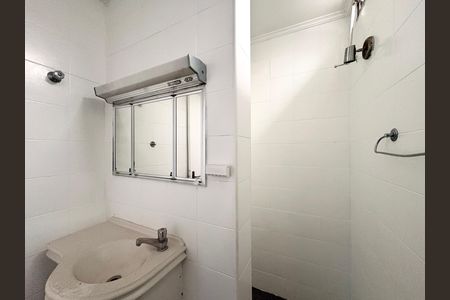 Casa à venda com 150m², 3 quartos e 1 vaga Casa à venda com 150m², 3 quartos e 1 vagaBanheiro