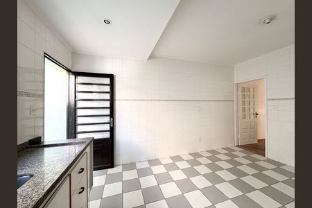 Casa à venda com 150m², 3 quartos e 1 vaga Casa à venda com 150m², 3 quartos e 1 vagaCozinha