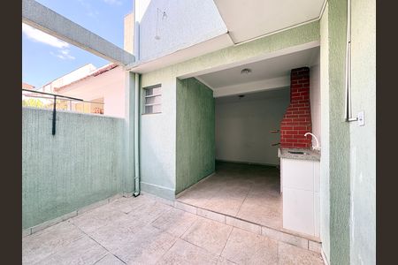 Casa à venda com 150m², 3 quartos e 1 vaga Casa à venda com 150m², 3 quartos e 1 vagaQuintal