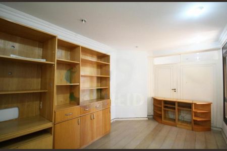 Apartamento à venda com 241m², 4 quartos e 4 vagas
