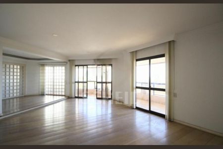 Apartamento à venda com 241m², 4 quartos e 4 vagas