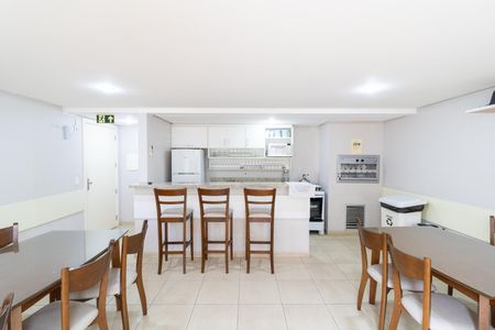 Apartamento para alugar com 60m², 2 quartos e 2 vagas Apartamento para alugar com 60m², 2 quartos e 2 vagasÁrea comum - Salão de festas