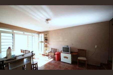 Casa à venda com 3 quartos, 204m² em Campo Grande, São Paulo
