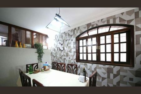 Casa à venda com 3 quartos, 204m² em Campo Grande, São Paulo