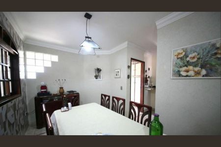 Casa à venda com 3 quartos, 204m² em Campo Grande, São Paulo