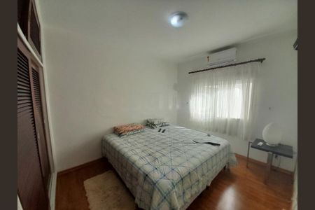 Casa à venda com 240m², 3 quartos e 4 vagas