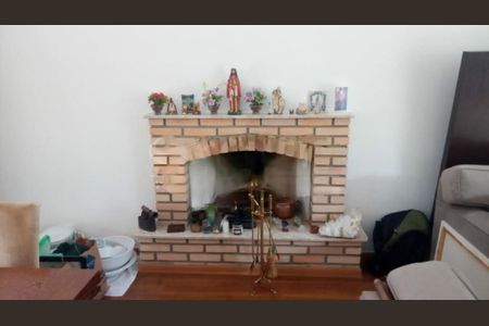 Casa à venda com 240m², 3 quartos e 4 vagas