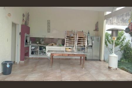 Casa à venda com 3 quartos, 240m² em Jardim Prudência, São Paulo