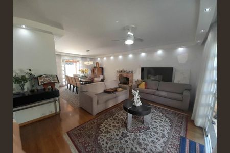 Casa à venda com 3 quartos, 240m² em Jardim Prudência, São Paulo