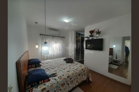 Casa à venda com 240m², 3 quartos e 4 vagas