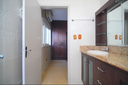 Casa à venda com 300m², 3 quartos e 5 vagasBanheiro da Suíte