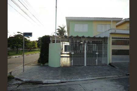 Casa à venda com 149m², 3 quartos e 2 vagas