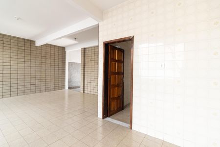 Casa para alugar com 346m², 2 quartos e 3 vagas Casa para alugar com 346m², 2 quartos e 3 vagasÁrea de Serviço