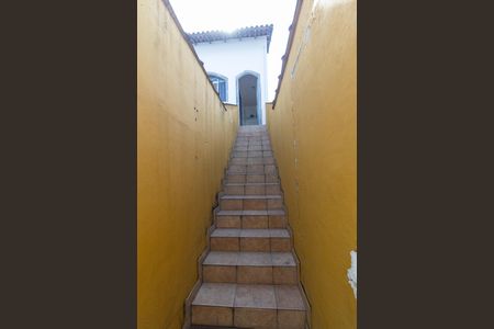 Casa para alugar com 346m², 2 quartos e 3 vagas Casa para alugar com 346m², 2 quartos e 3 vagasEscada
