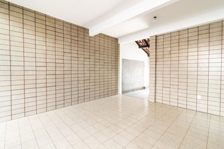 Casa para alugar com 346m², 2 quartos e 3 vagas Casa para alugar com 346m², 2 quartos e 3 vagasQuintal