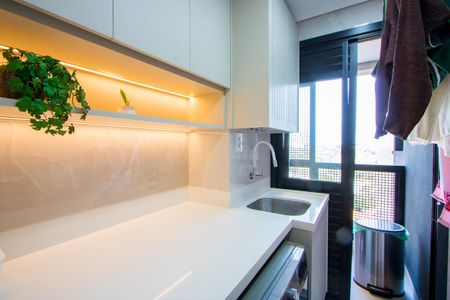 Apartamento para alugar com 130m², 3 quartos e 3 vagas Apartamento para alugar com 130m², 3 quartos e 3 vagasÁrea de serviço
