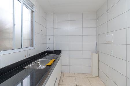 Apartamento para alugar com 48m², 2 quartos e 1 vaga Apartamento para alugar com 48m², 2 quartos e 1 vagaCozinha e Área de Serviço