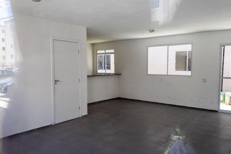Apartamento para alugar com 50m², 2 quartos e 1 vaga Apartamento para alugar com 50m², 2 quartos e 1 vagaÁrea comum - Salão de festas