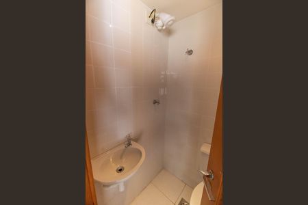 Apartamento para alugar com 73m², 2 quartos e 1 vaga Apartamento para alugar com 73m², 2 quartos e 1 vagaBanheiro de serviço
