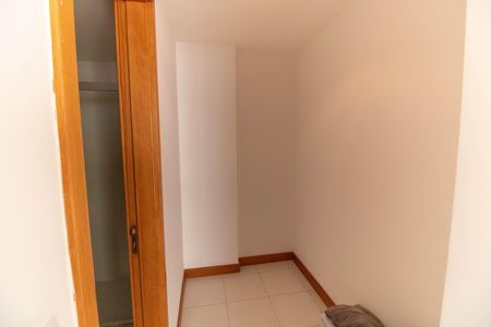Apartamento para alugar com 73m², 2 quartos e 1 vaga Apartamento para alugar com 73m², 2 quartos e 1 vagaCloset da suíte