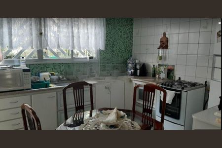 Casa à venda com 244m², 5 quartos e 3 vagas