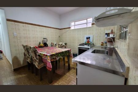 Casa à venda com 67m², 2 quartos e 2 vagas