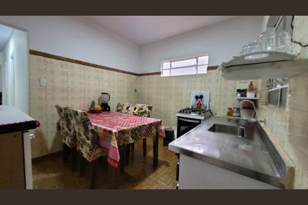 Casa à venda com 67m², 2 quartos e 2 vagas