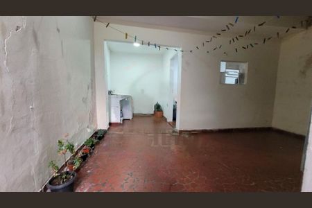 Casa à venda com 67m², 2 quartos e 2 vagas