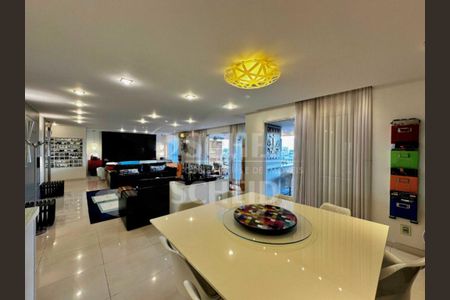 Apartamento à venda com 223m², 3 quartos e 3 vagas