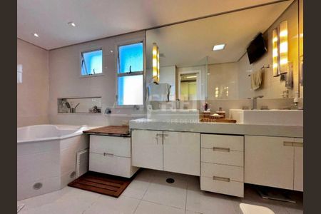 Apartamento à venda com 3 quartos, 223m² em Campo Grande, São Paulo