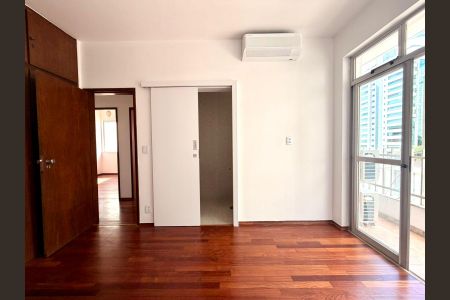 Apartamento à venda com 140m², 4 quartos e 2 vagas Apartamento à venda com 140m², 4 quartos e 2 vagasQuarto 2
