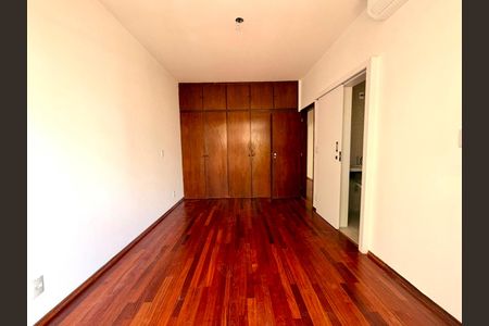 Apartamento à venda com 140m², 4 quartos e 2 vagas