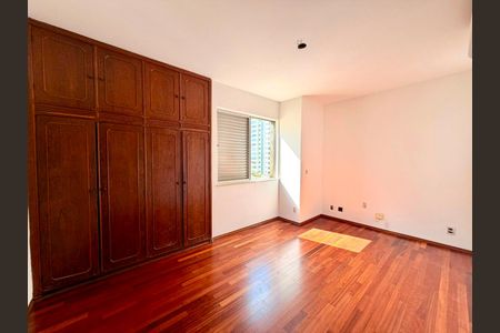 Apartamento à venda com 140m², 4 quartos e 2 vagas
