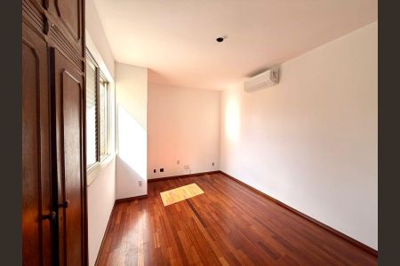 Apartamento à venda com 140m², 4 quartos e 2 vagas Apartamento à venda com 140m², 4 quartos e 2 vagasQuarto 1