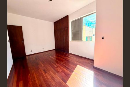 Apartamento à venda com 140m², 4 quartos e 2 vagas