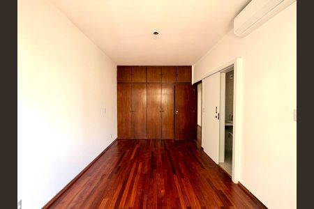 Apartamento à venda com 140m², 4 quartos e 2 vagas Apartamento à venda com 140m², 4 quartos e 2 vagasQuarto 2