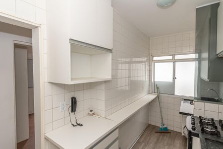 Apartamento à venda com 55m², 2 quartos e 1 vaga Apartamento à venda com 55m², 2 quartos e 1 vagaCozinha e Área de Serviço