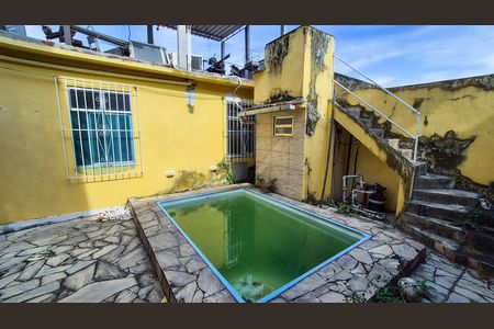 Casa para alugar com 360m², 4 quartos e 3 vagas Casa para alugar com 360m², 4 quartos e 3 vagasÁrea externa em comum como as 3 casas