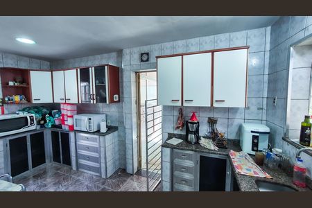 Casa para alugar com 360m², 4 quartos e 3 vagas Casa para alugar com 360m², 4 quartos e 3 vagasCasa 1 - Cozinha