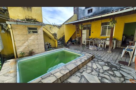 Casa para alugar com 360m², 4 quartos e 3 vagas Casa para alugar com 360m², 4 quartos e 3 vagasÁrea externa em comum como as 3 casas