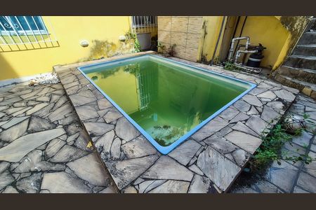 Casa para alugar com 360m², 4 quartos e 3 vagas Casa para alugar com 360m², 4 quartos e 3 vagasÁrea externa em comum como as 3 casas