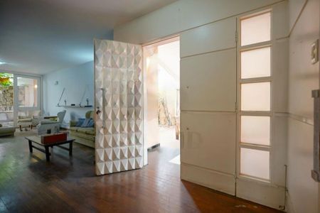 Casa à venda com 3 quartos, 270m² em Jardim Santa Helena, São Paulo